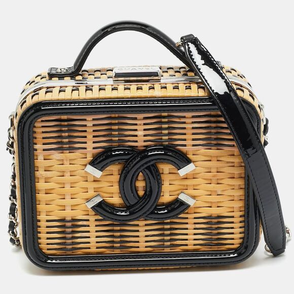 Chanel Handbags - Chanel Cc Filigree Vanity Case Small Beige/black Rattan And Patent Leather